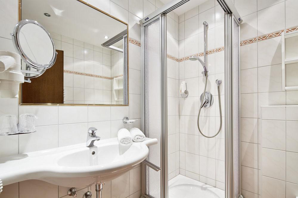 Auenhotel Tux Ngoại thất bức ảnh