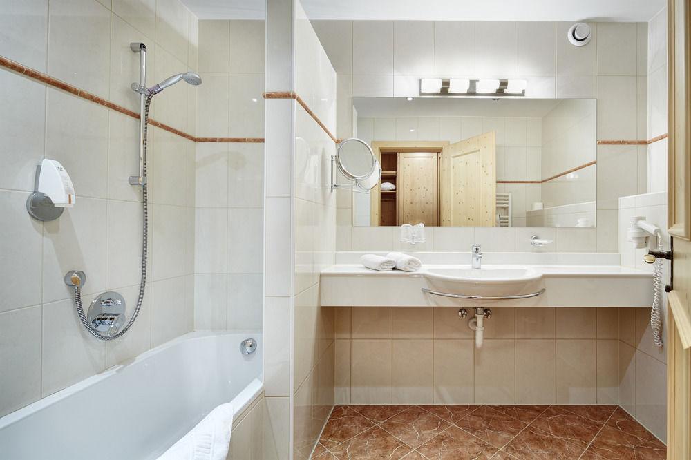Auenhotel Tux Ngoại thất bức ảnh